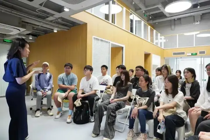 华东师范大学教授、博士生导师、儿童脑成像中心主任蔡清教授以《激活