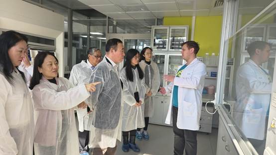 广州新华学院医药教师代表团访问俄罗斯远东联邦大学 广州新华学院医药教师代表团访问俄罗斯远东联邦大学