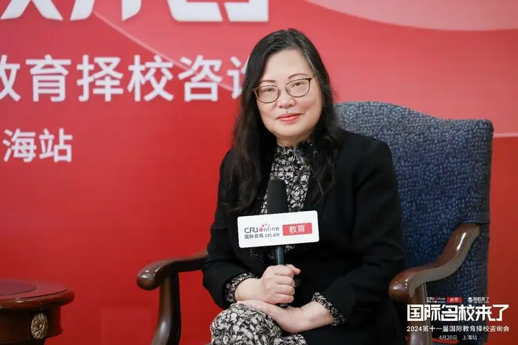 近日,上海宏润博源学校执行校长刘刘接受国际在线教育频道第十一届国