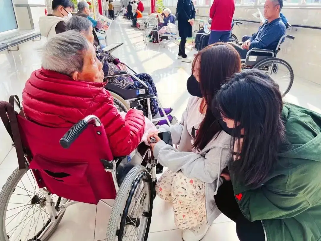 拓展学生的思维视野,培养他们的文化素养和社会责任感。
