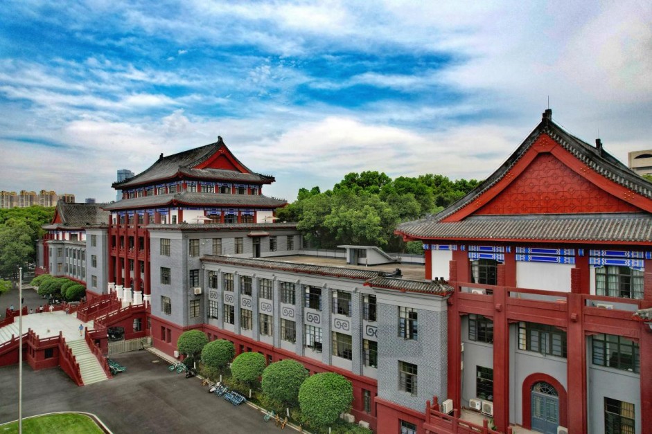 【高招时间】四川大学:新增7大前沿专业,拔尖人才培养体系全面升级,转专业政策灵活 【高招时间】四川大学:新增7大前沿专业,拔尖人才培养体系全面升级,转专业政策灵活