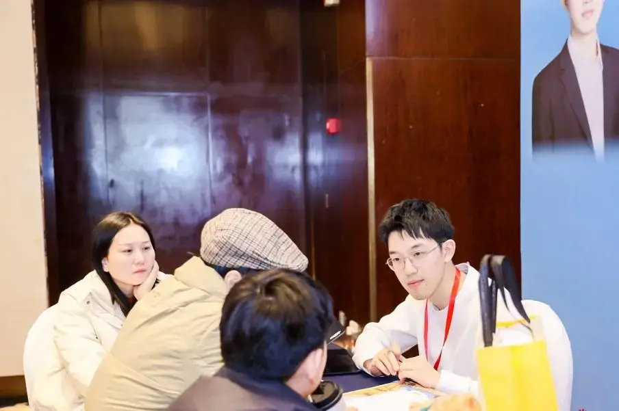 除线下活动外,我们还致力于打造线上服务平台,通过家长社群(图 10)