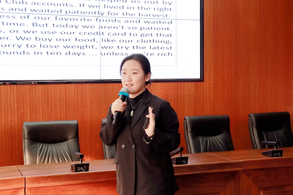 数智时代“外语+”人才培养高端论坛在燕京理工学院成功召开 数智时代“外语+”人才培养高端论坛在燕京理工学院成功召开