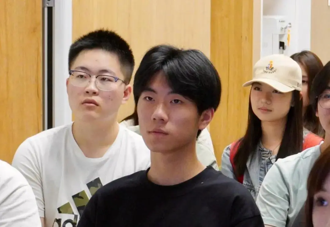 华东师范大学教授、博士生导师、儿童脑成像中心主任蔡清教授以《激活（图 3）