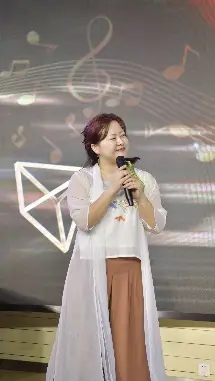 值得一提的是,本次活动除了参赛同学的精彩表演之外