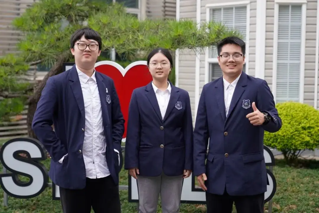 除IB分数亮眼外,多名优秀毕业生在雅思、托福考试也取得佳绩。