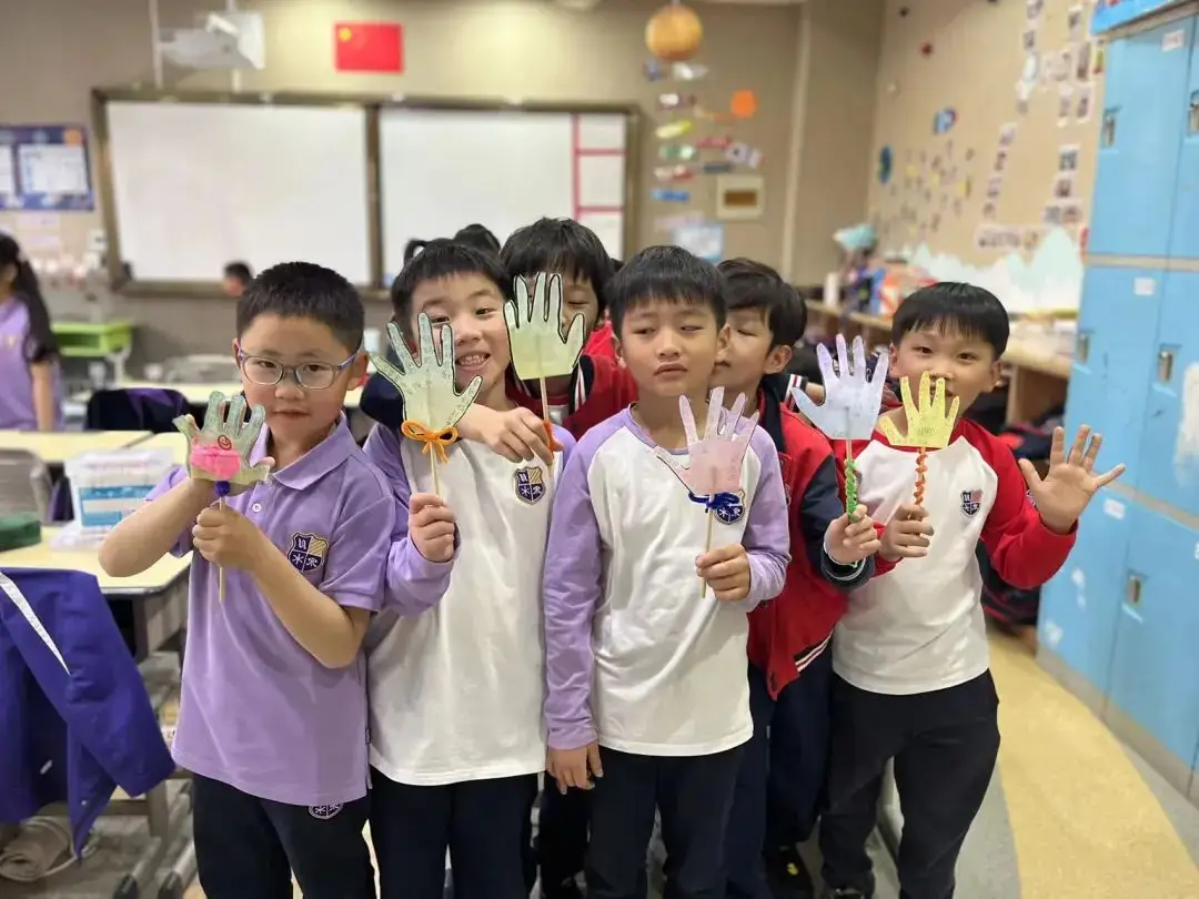 去拥抱一下自己的母亲,告诉她你会努力学习(图 4)