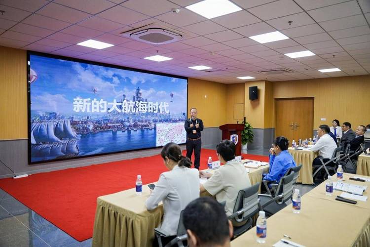 各界共同关注教育变革与人工智能融合 共绘未来发展蓝图 各界共同关注教育变革与人工智能融合 共绘未来发展蓝图