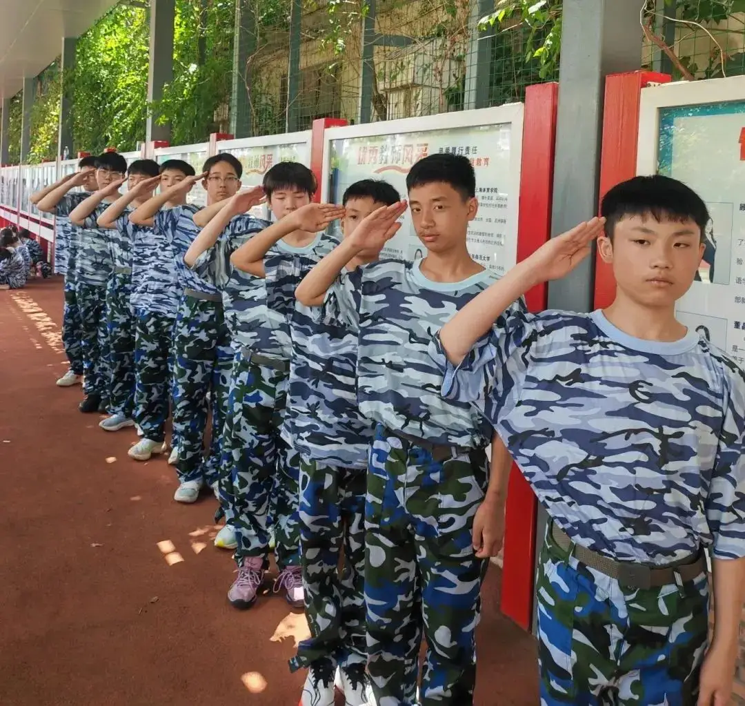 流过的每一滴汗、踏出的每一步路、高喊的每一声口号(图 2)