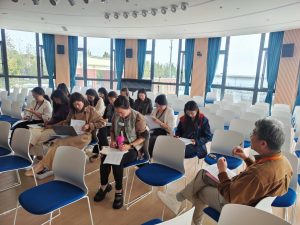 裘校则建议我们把如何激发学生的学习兴趣放在首位(图 2)