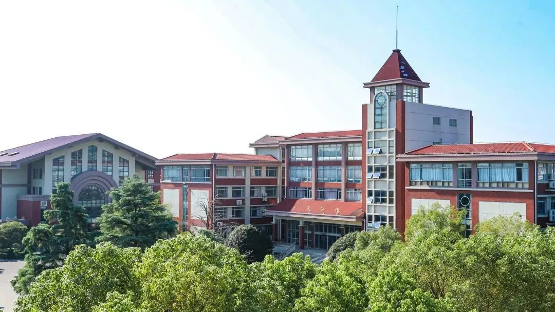 上海英澳美行中国际新校区位于宝山区顾村镇沈杨村核心地段