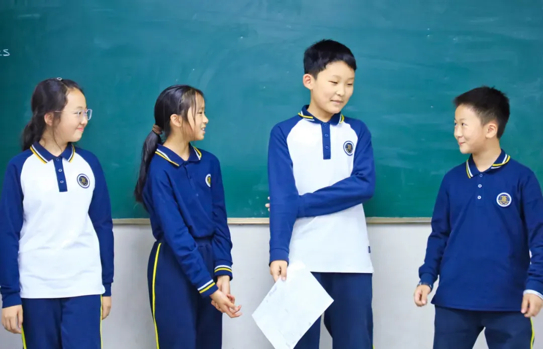 这一点，与新府学的教育理念不谋而合 学校不追求 一刀切 的培养模