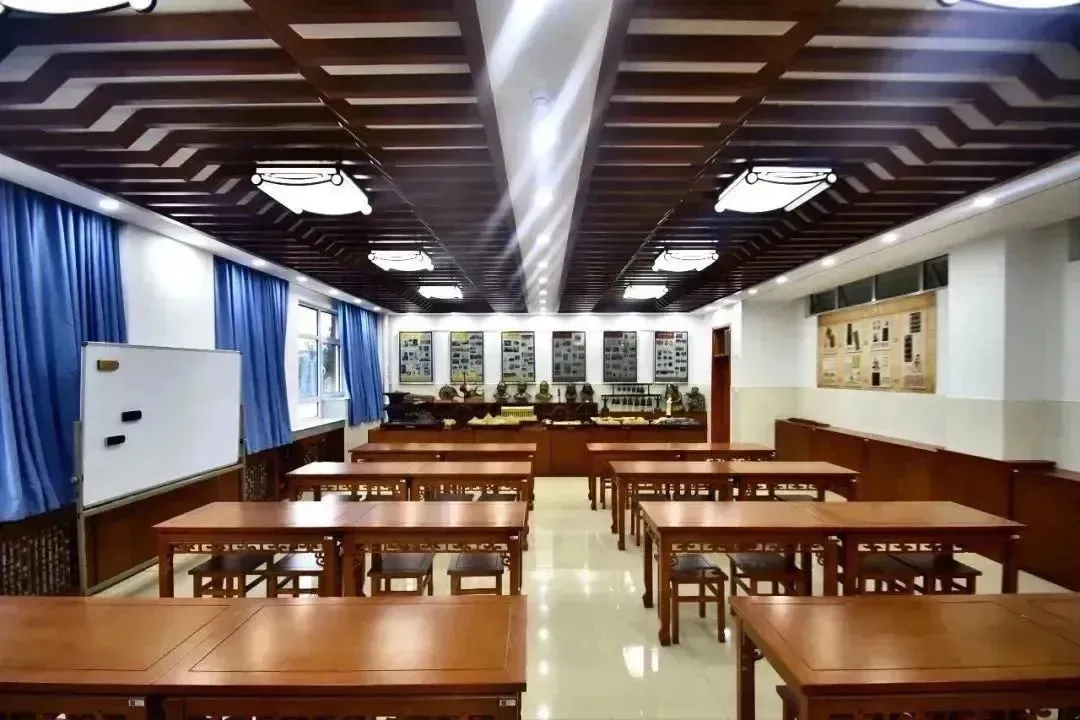 本项目在提供美国课程的教学与管理经验与咨询（图 2）