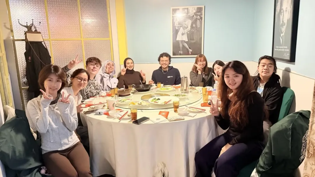 剑桥学子 Wisam 分享道： 在剑桥，赛艇是与牛津的较量