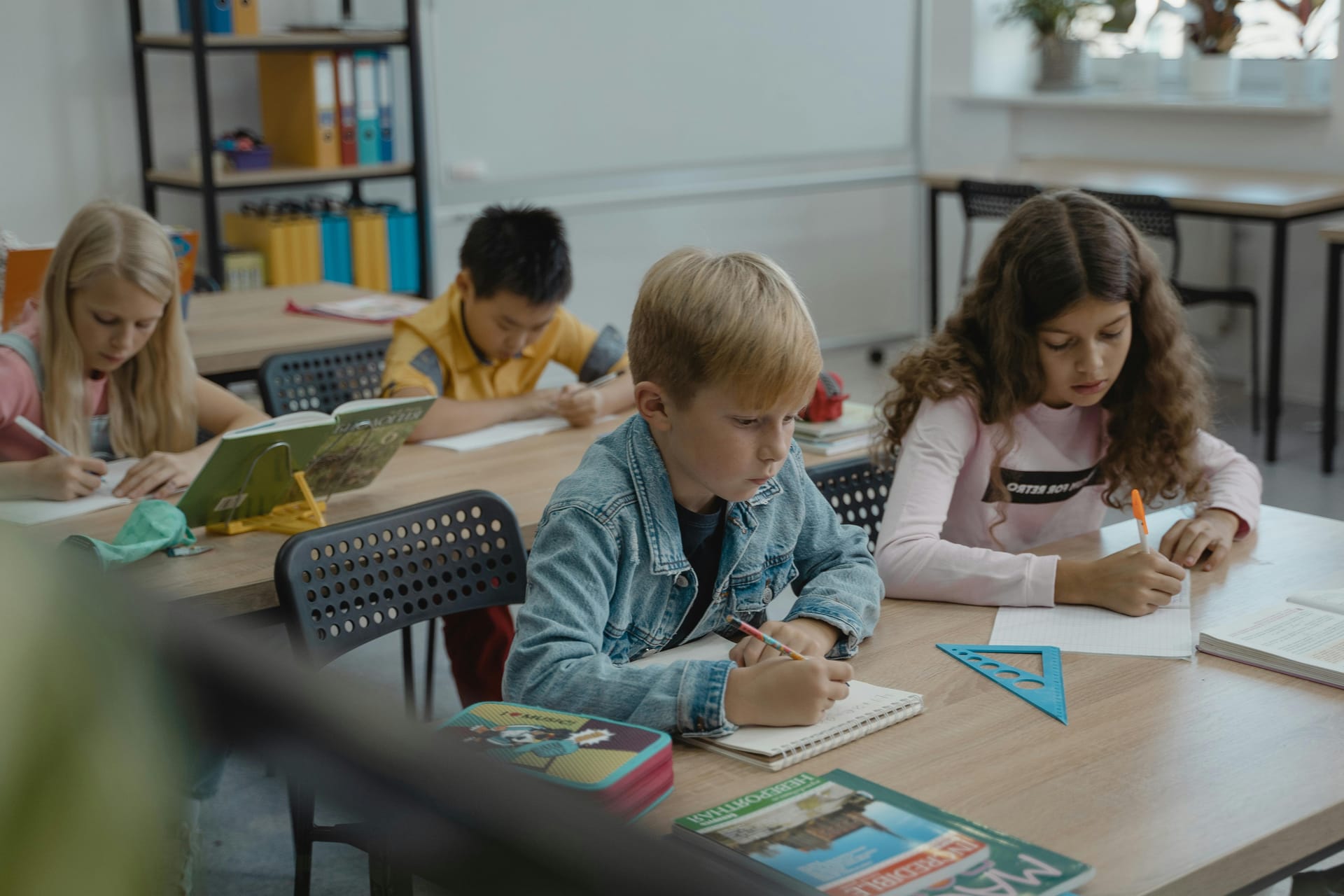 小学转轨孩子会更有优势吗?浅析国际小学课程与体制内小学课程的核心差异