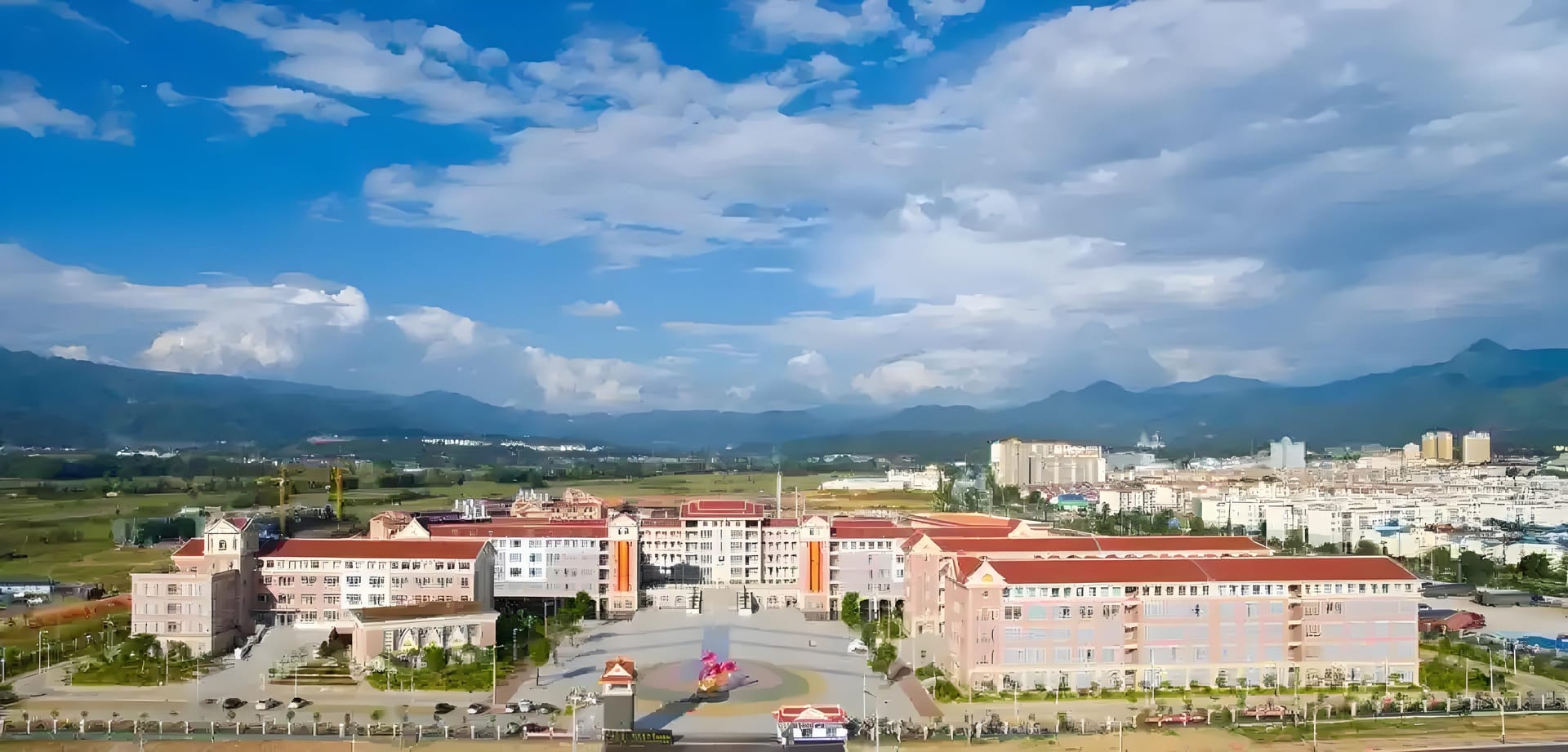 芒市国际学校图片