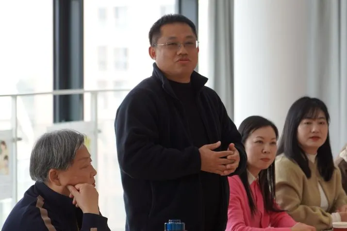 还有不少家长在公办与民办之间纠结