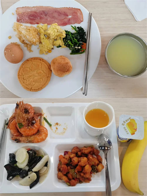 早餐：除了面包、牛奶、鸡蛋等常规食物外，还可能有新鲜水果、果汁