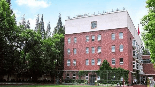 上海包玉刚实验学校(松江校区)