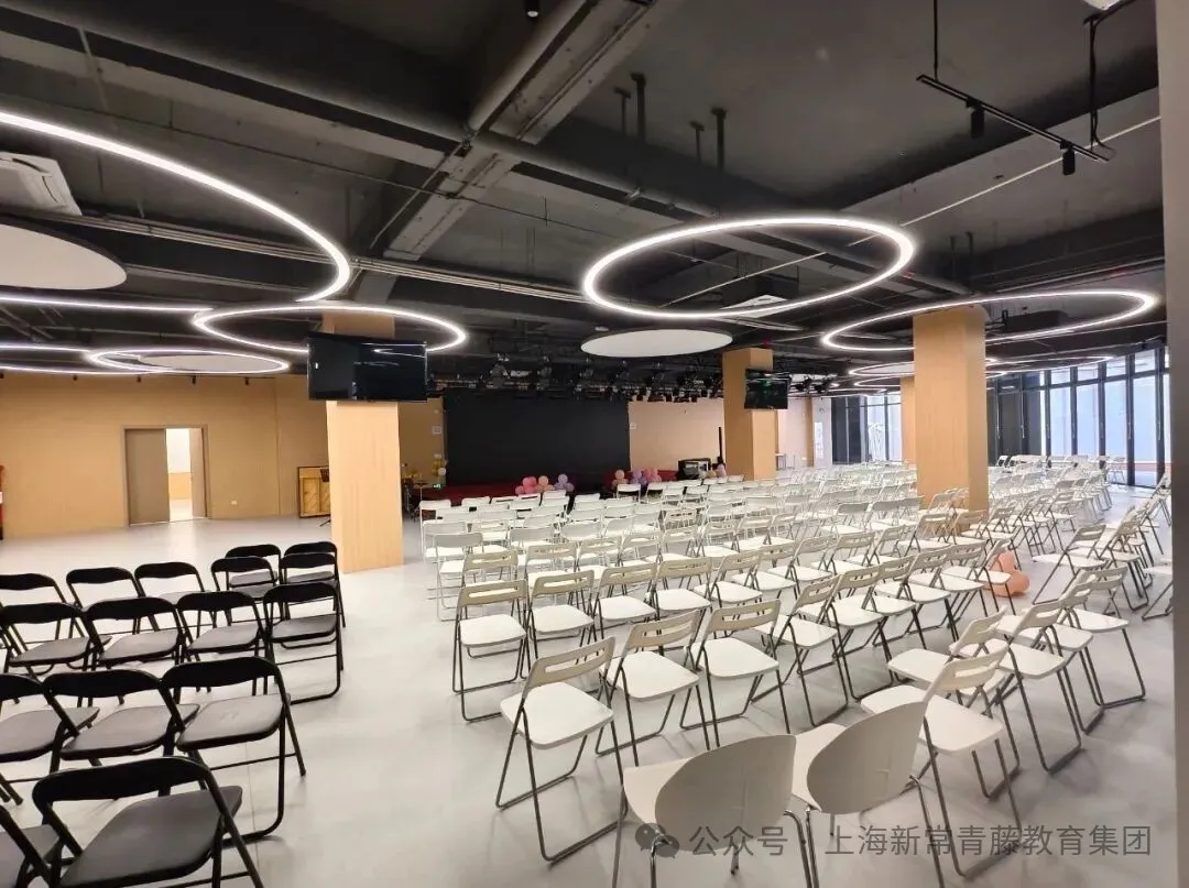 餐厅、咖啡吧 、校园超市、学生公寓楼、独立卫浴四人间寝室