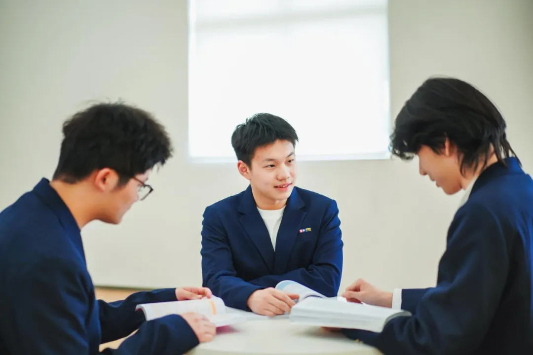 融合学术、艺术、体育、科技等领域的特色课程