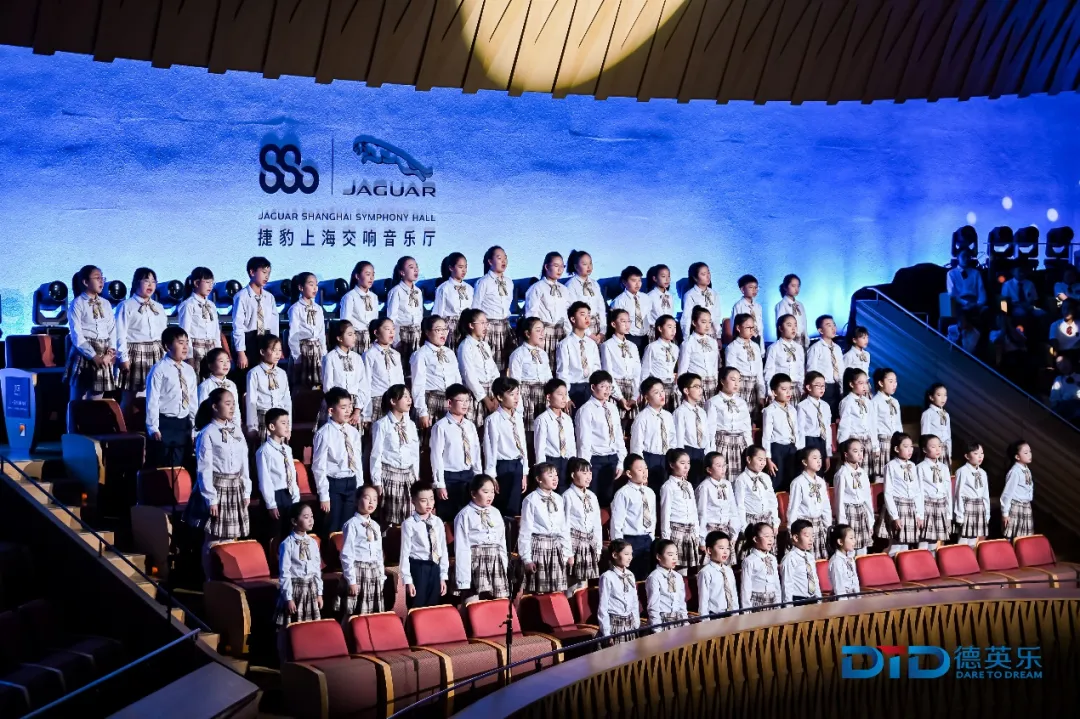 更令人赞叹的是,当浦东万科高中领唱凌逸涵在演唱《This Is (图 2)