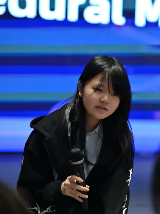 她在采访的尾声袒露感激。