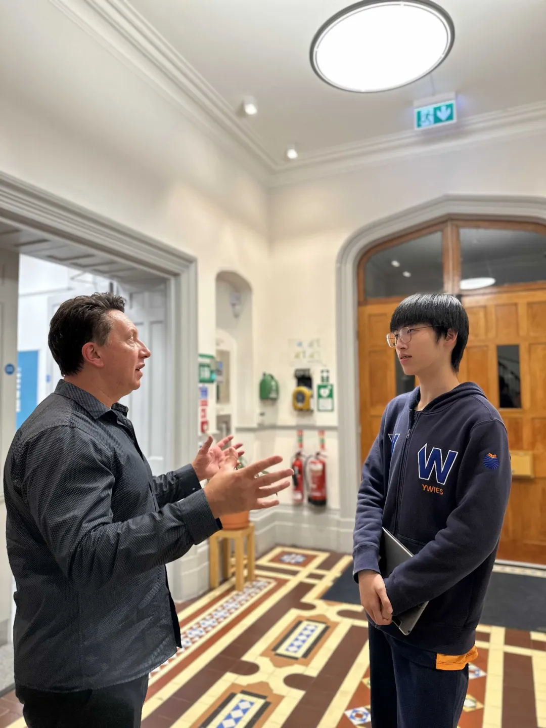 去年10月,职业及升学辅导办公室首次举办 英国萨默塞特文化中心项