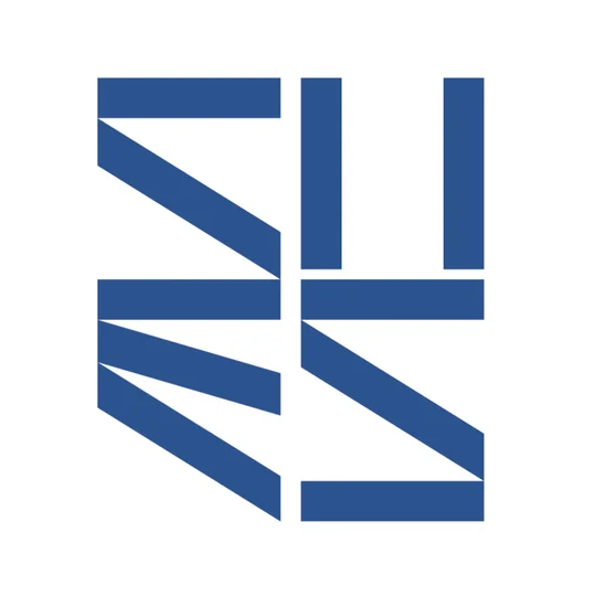 上海工程技术大学(国际)融合高中校徽